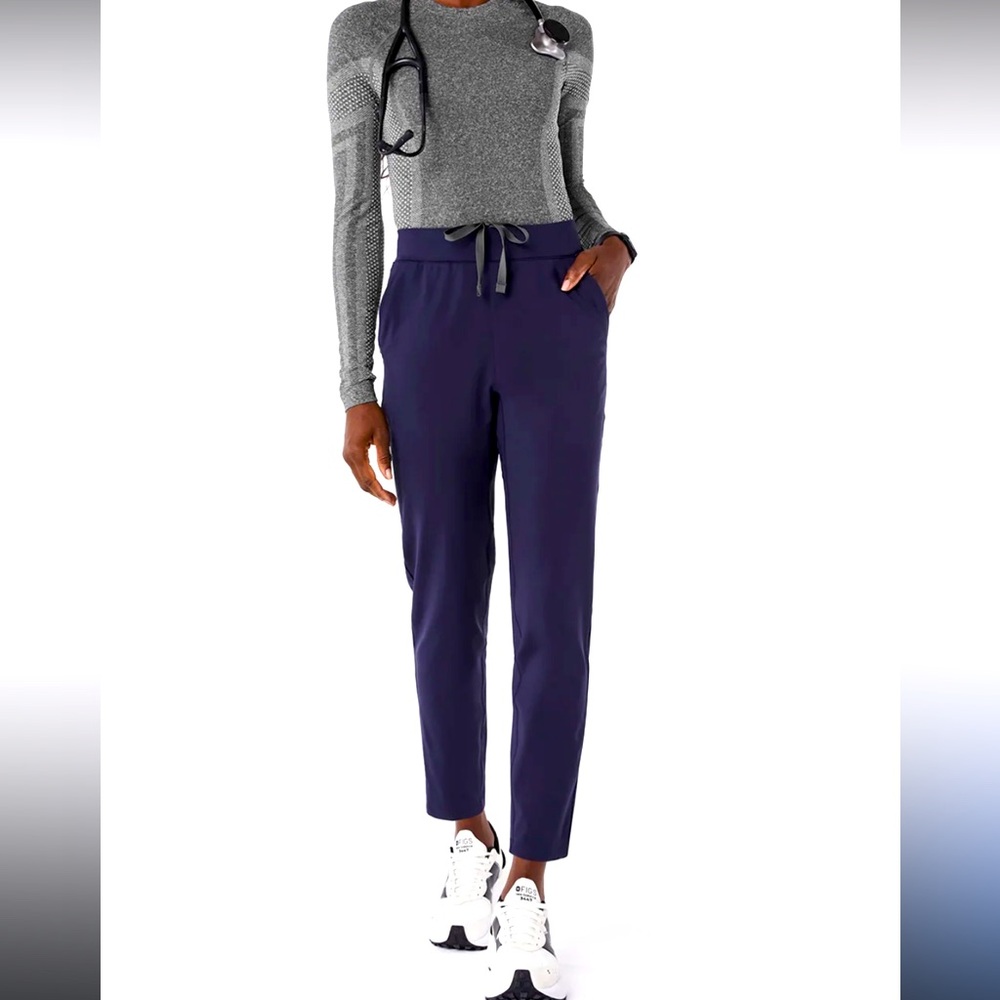 Nwt new in bag navy contour knit high wasted scrub leggings! Xs